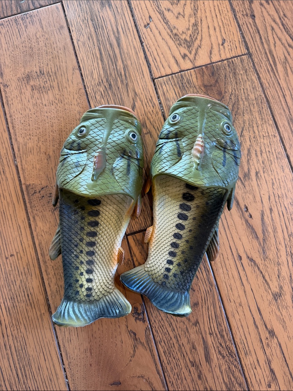Cabela's Green Fish-Shaped Men's Slip-On Sandals